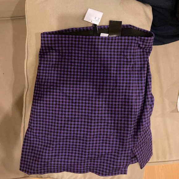 H&M mini skirt with slith
